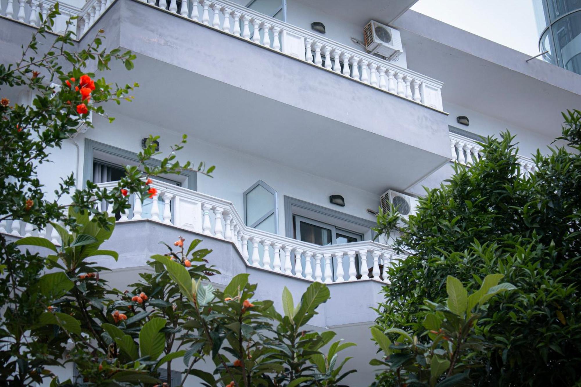 Hotel Fron ซารานเดอ ภายนอก รูปภาพ