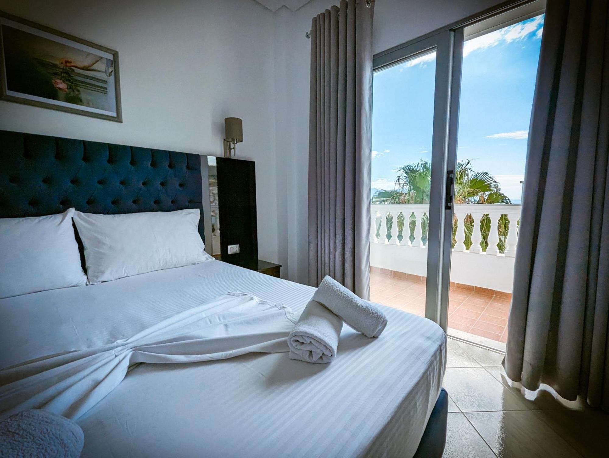 Hotel Fron ซารานเดอ ภายนอก รูปภาพ