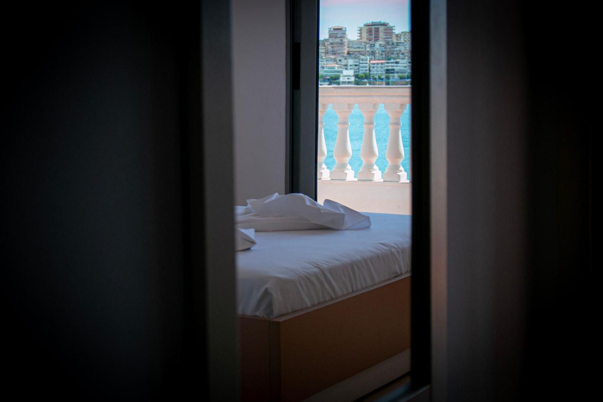 Hotel Fron ซารานเดอ ภายนอก รูปภาพ