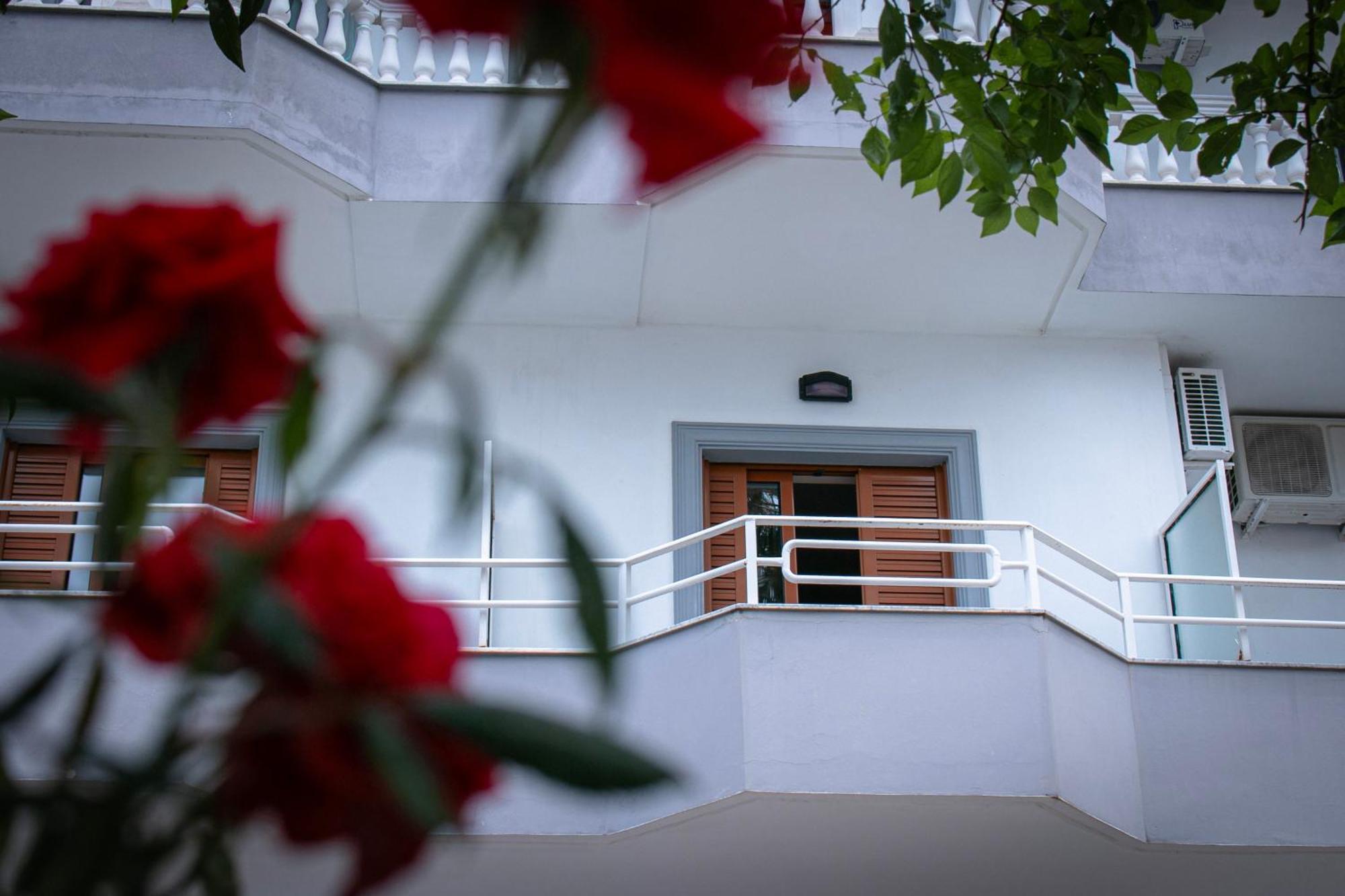 Hotel Fron ซารานเดอ ภายนอก รูปภาพ