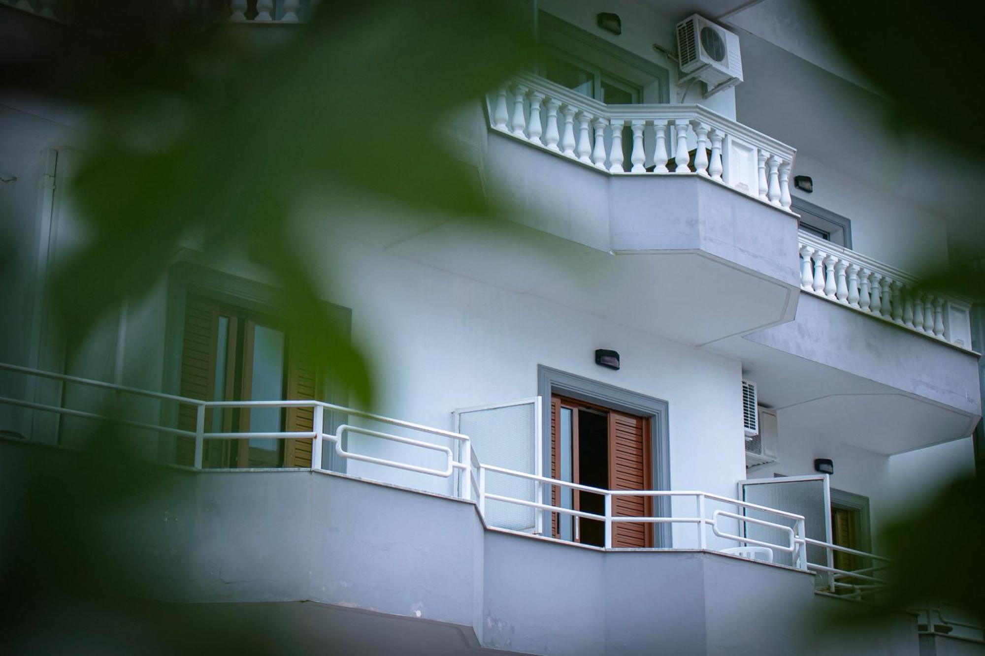 Hotel Fron ซารานเดอ ภายนอก รูปภาพ