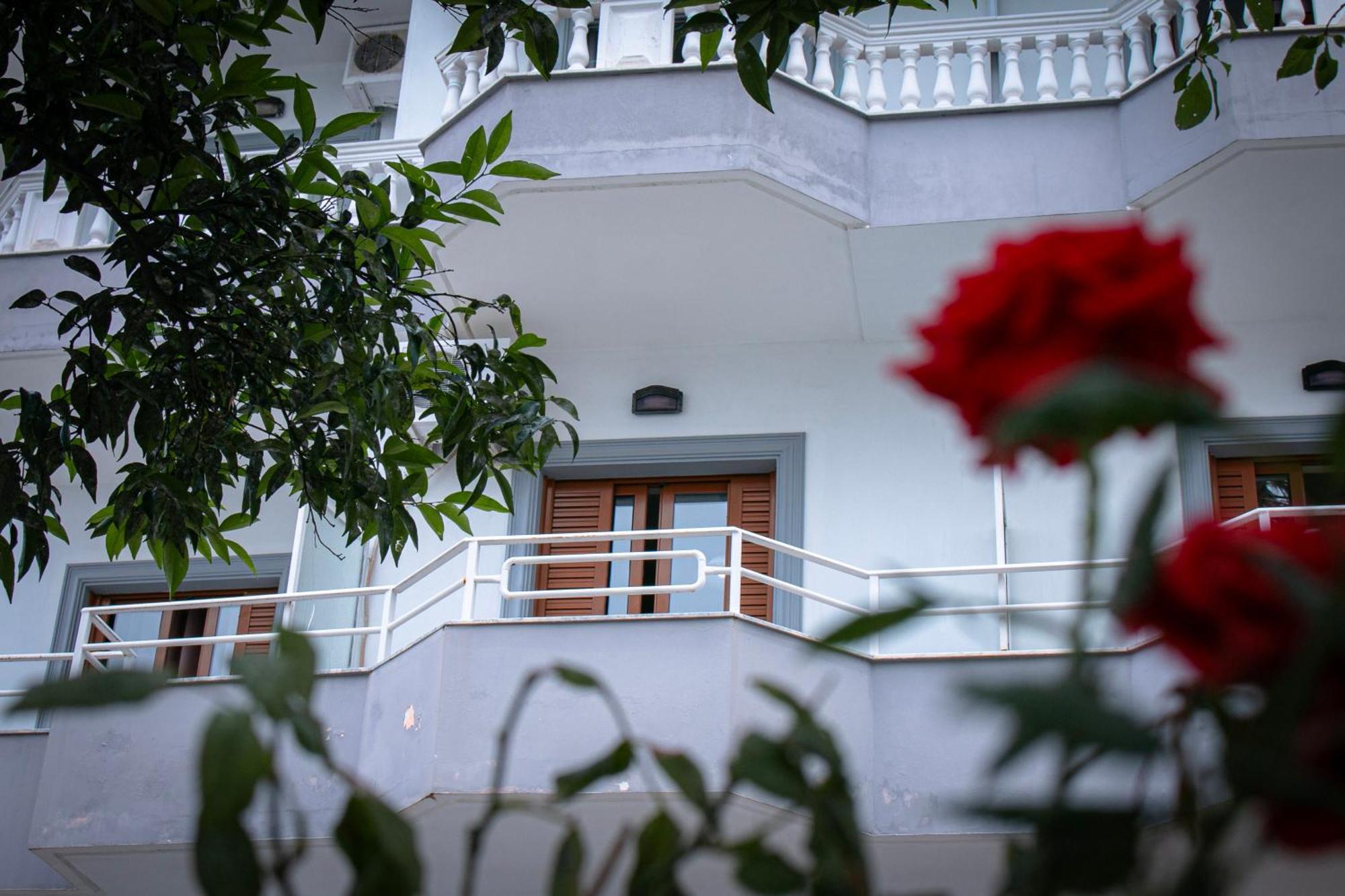Hotel Fron ซารานเดอ ภายนอก รูปภาพ