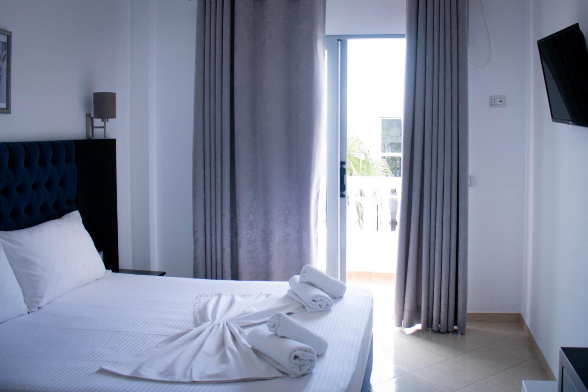 Hotel Fron ซารานเดอ ภายนอก รูปภาพ