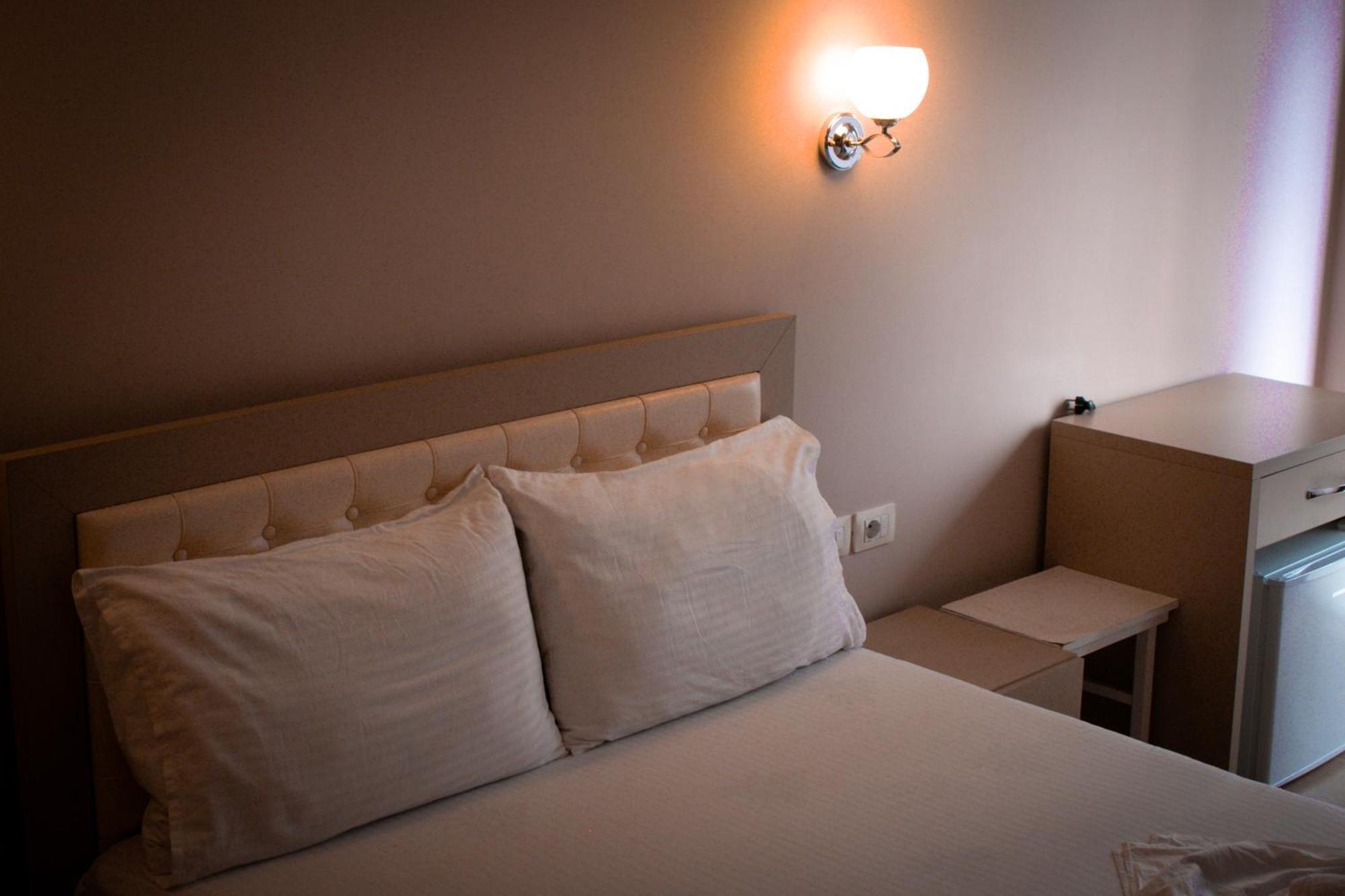 Hotel Fron ซารานเดอ ภายนอก รูปภาพ