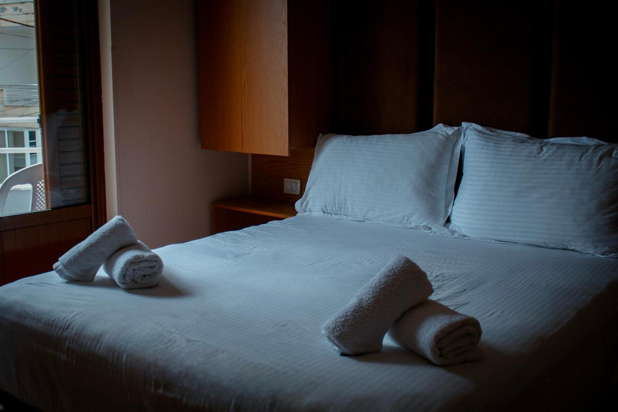 Hotel Fron ซารานเดอ ภายนอก รูปภาพ