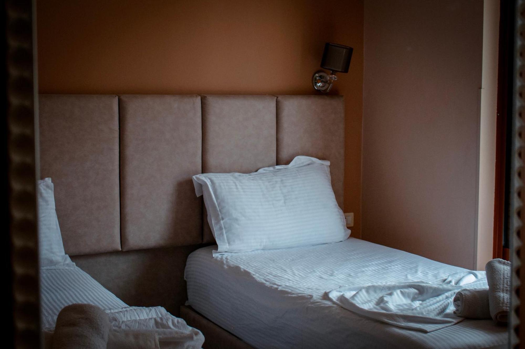 Hotel Fron ซารานเดอ ภายนอก รูปภาพ