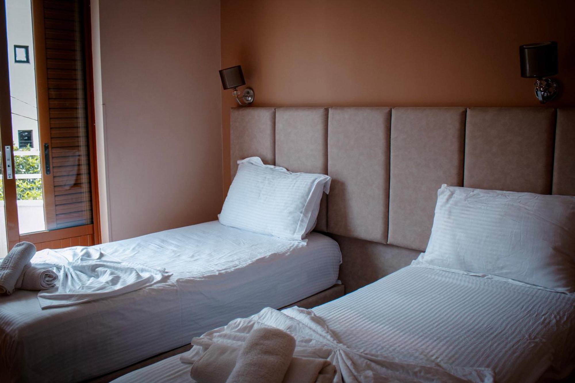 Hotel Fron ซารานเดอ ภายนอก รูปภาพ