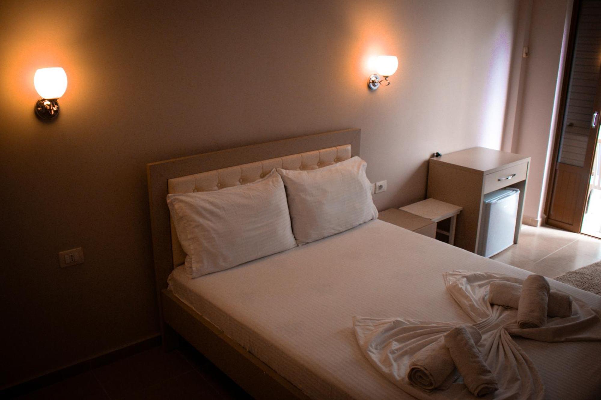 Hotel Fron ซารานเดอ ภายนอก รูปภาพ